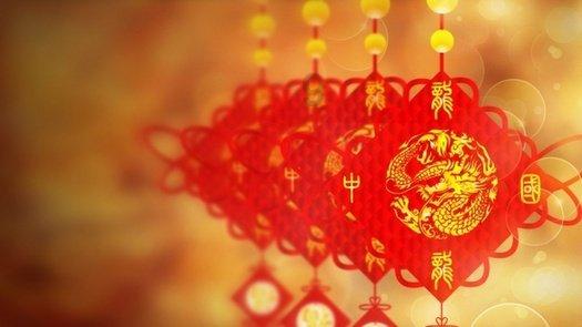 长沙女子把车停在商场被划了八面，监控指向了迈巴赫车主，此事谁对谁错？游戏画面